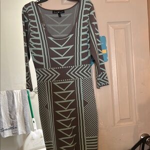 Derek Heart Gray and White Bodycon Dress with 3/4 Sleeves